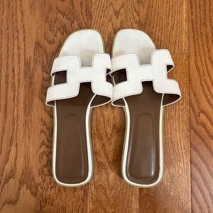 White H- Sandals